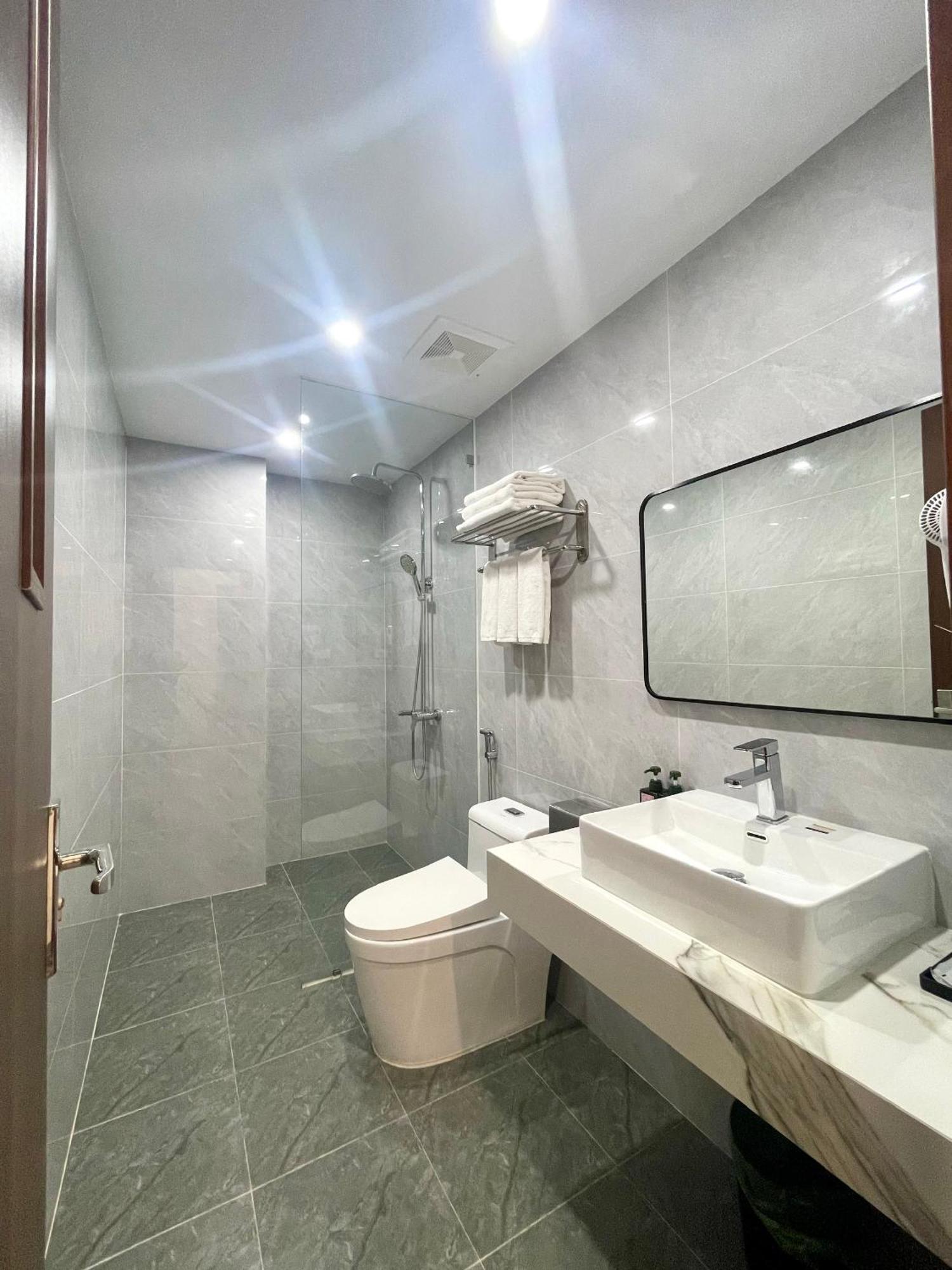 Central Halong Hotel Hạ Long Extérieur photo